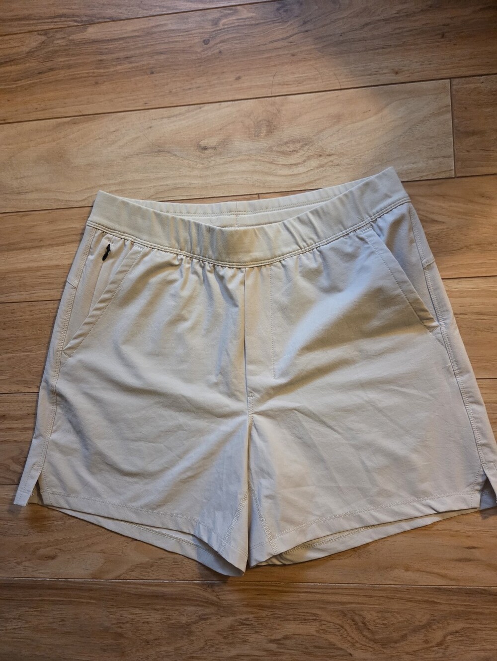 Public Rec Flex Shorts Men's Athletic Running‎ Gym Drawstring Cream Size 32 5"